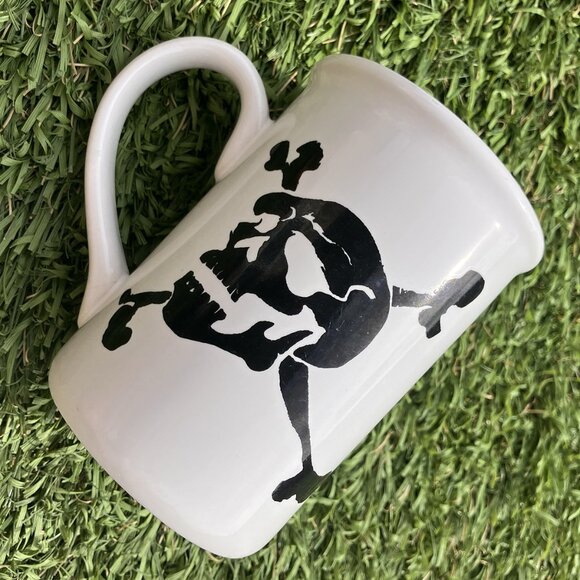 Arrrrrr.... Skull & Crossbones Mug - Picture 1 of 3